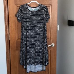 LuLaRoe Black/White Pattern Stripe Carly NWOT